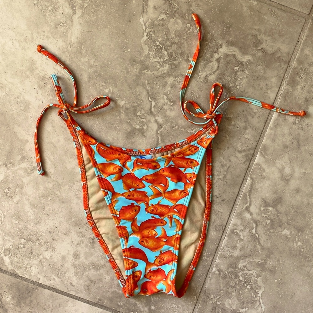 Fish string bikini bottom